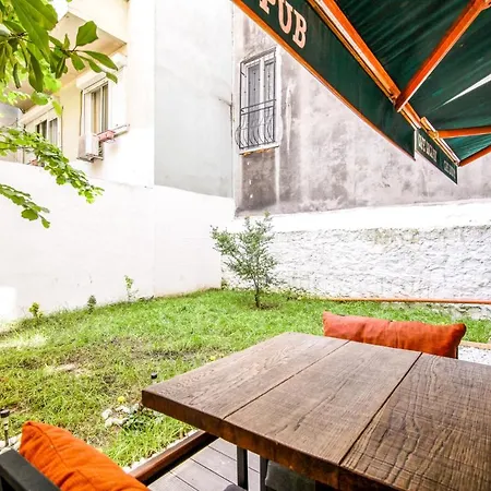 Apartament Chic And Flat With Garden In Besiktas