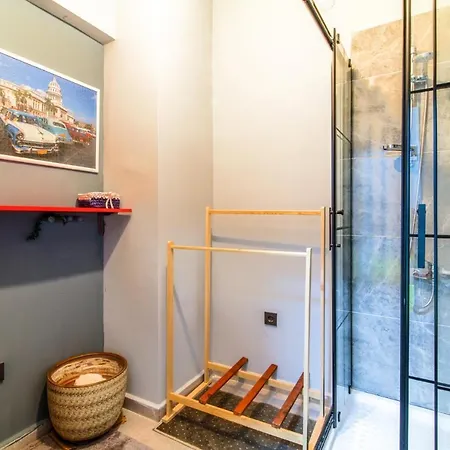 Chic And Flat With Garden In Besiktas *