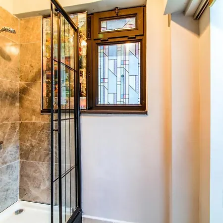 Chic And Flat With Garden In Besiktas Apartament *