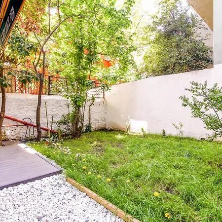 Chic And Flat With Garden In Besiktas *